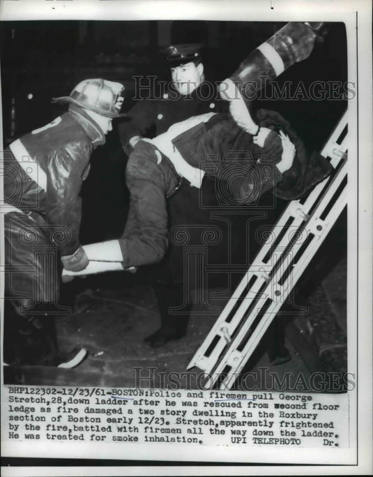 1961 Press Photo Boston police & firemen with George Stretch at a fire scene - Historic Images