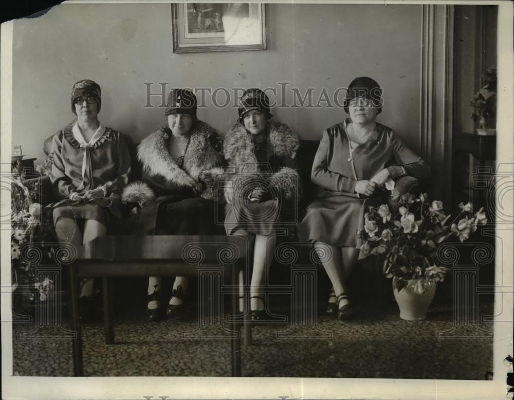 1928 Press Photo Mrs. Evangeline Lindbergh at Natl. Education Assoc. in Boston. - Historic Images