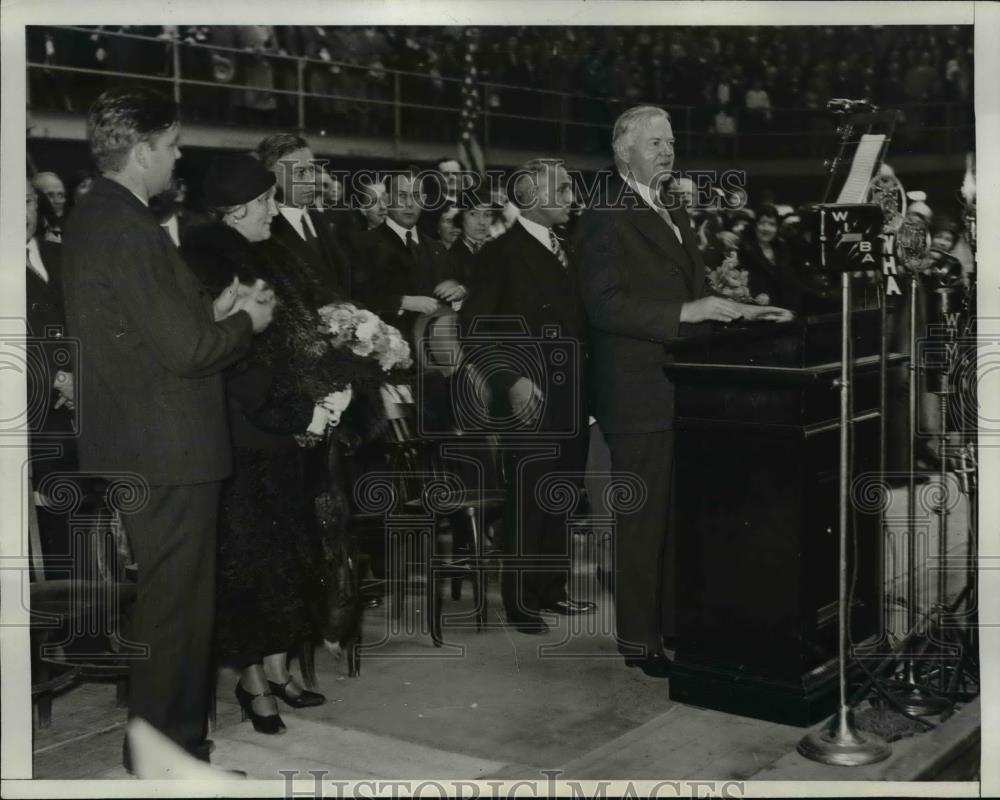 1932 Press Photo President Herbert Hoover Speaking at University of Wisconsin - Historic Images