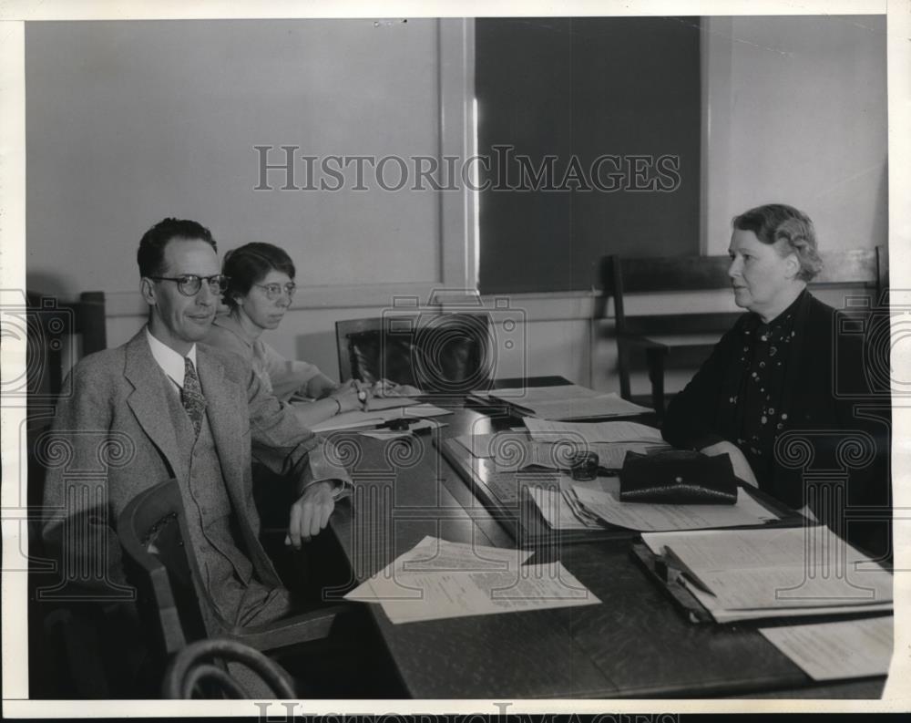 1934 Press Photo Judge Harry F.Sewell arraigned in Court in Los Angeles. - Historic Images