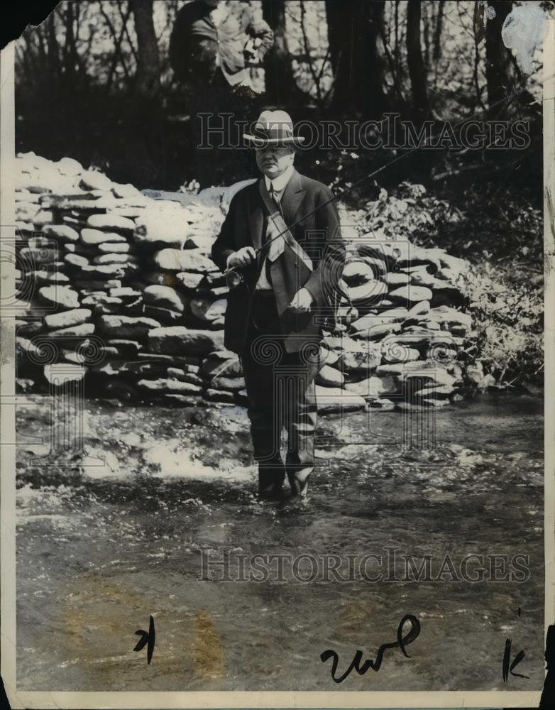 1928 Press Photo Herbert Hoover Sec&#39;y of Commerce took a day to fish. - Historic Images