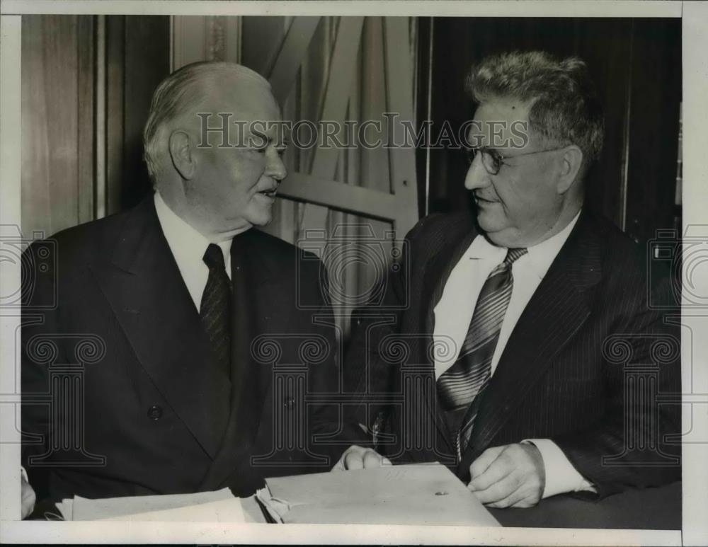 1947 Press Photo Washington DC Herbert Hoover shown testifying. - Historic Images