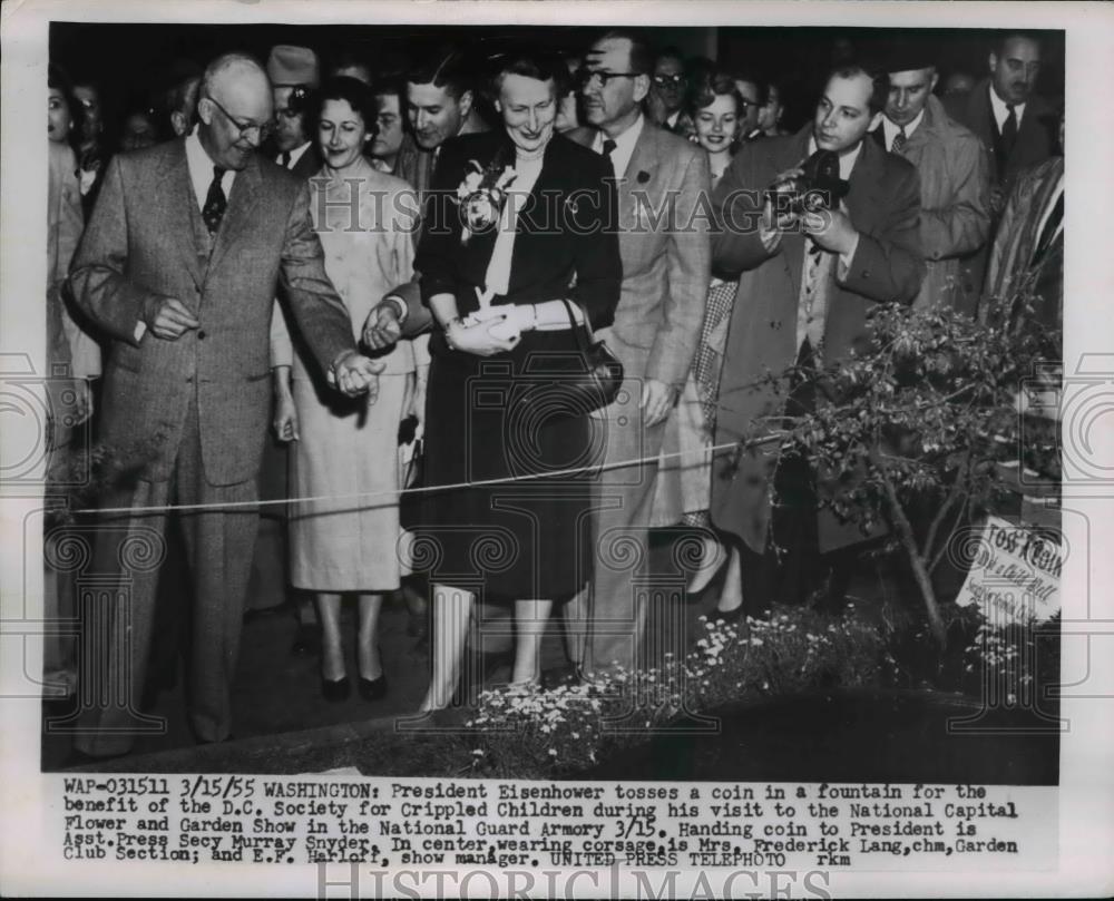 1955 Press Photo President Eisenhower at DC Society Crippled Children benefit - Historic Images