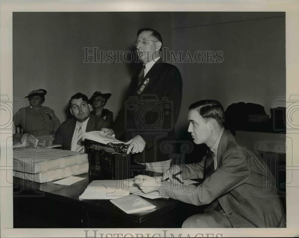 1940 Press Photo Thomas Burke State Senator for Montana, Meeting Philadelphia - Historic Images