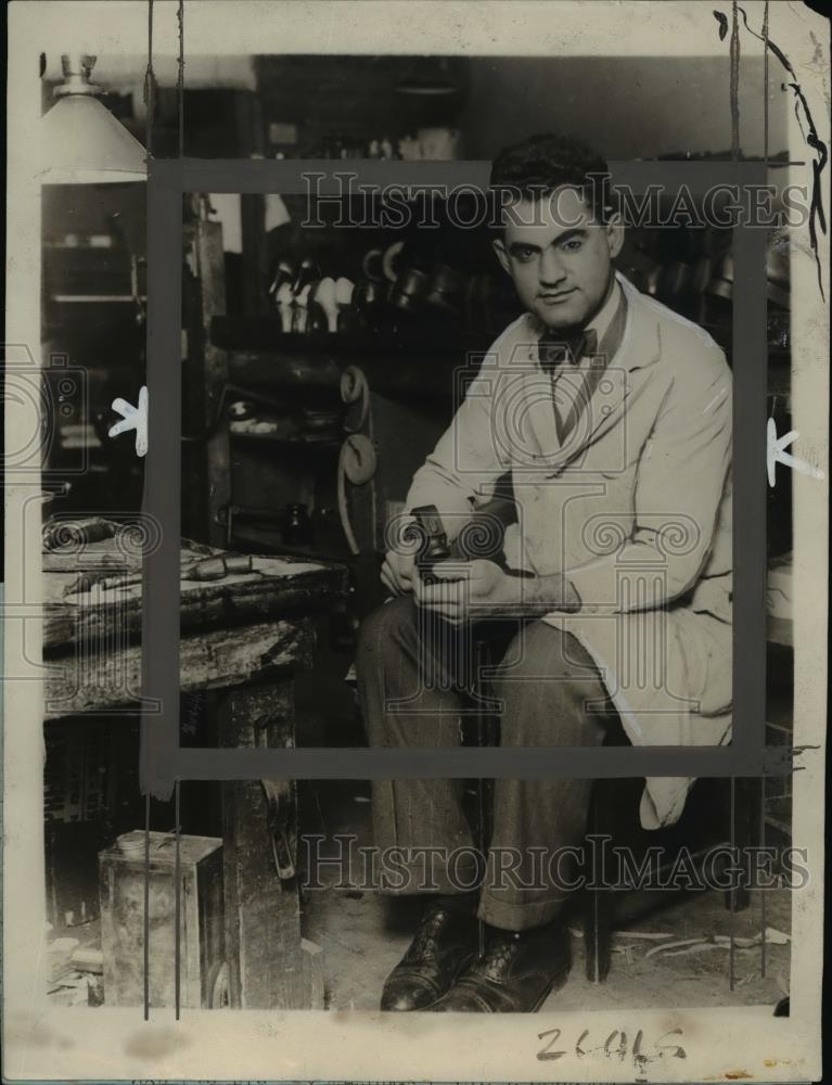1929 Press Photo Nicholas Padis Repairs Shoes, Student at Boston University - Historic Images