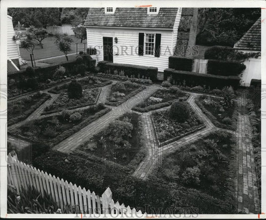 1972 Press Photo John Blair's  Colonial Herb Garden  - cva74127 - Historic Images