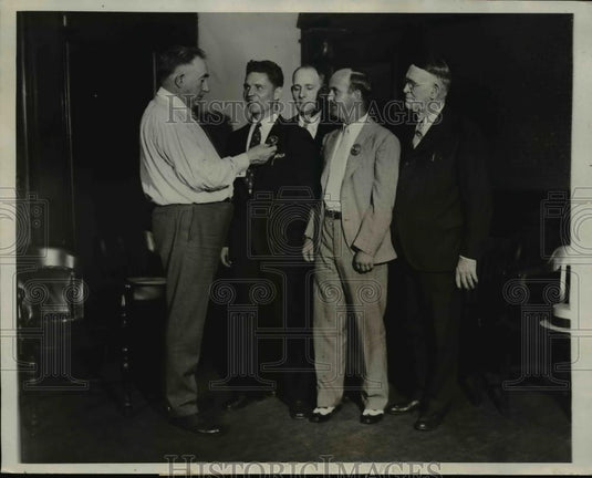 1931 Press Photo Citizens of Chicago Performing Outstanding Service Police Dept - Historic Images
