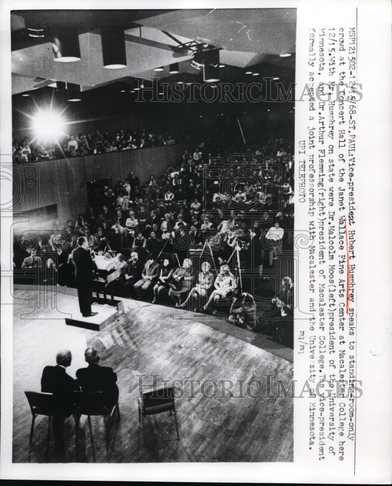 1968 Press Photo Hubert Humphrey Speaks At Macalester College - Historic Images