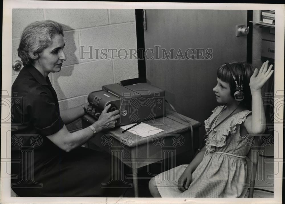 1967 Press Photo Reynolds School, Mentor Cleveland. Mrs. Maureen Bailey. - Historic Images