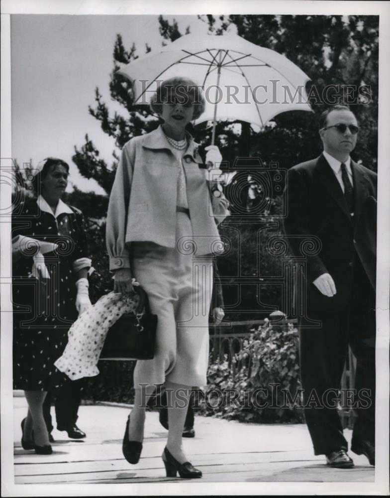 1954 Press Photo Clare Boothe Luce US Ambassador to Italy in Venice Italy - Historic Images