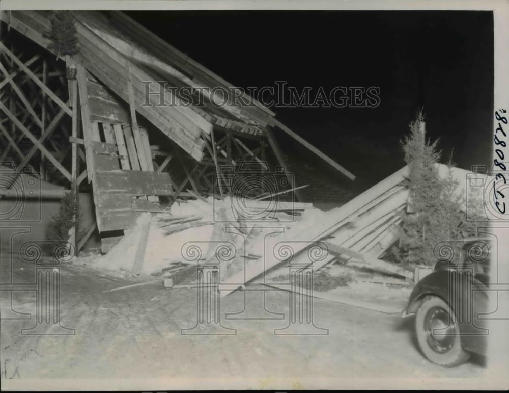 1937 Press Photo Two injured at Soliders Field, Chicago, Illinois Collapse slide - Historic Images