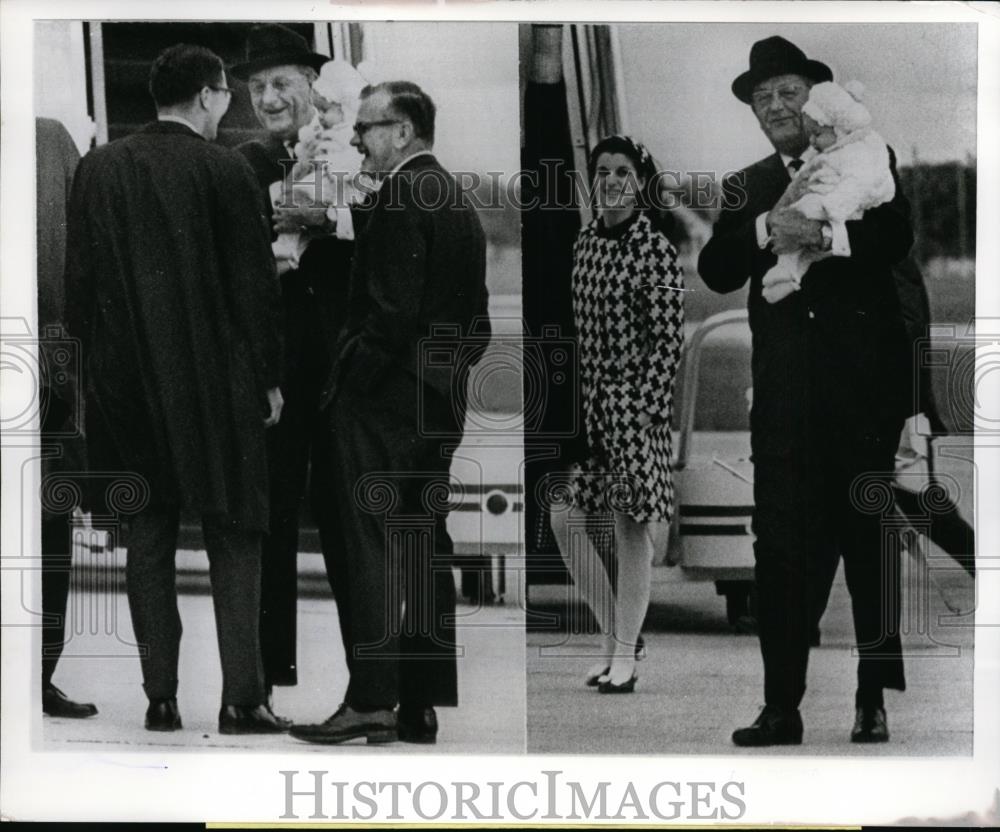 1967 Press Photo President Lyndon B. Johnson Holding Grandson, San Antonio Texas - Historic Images