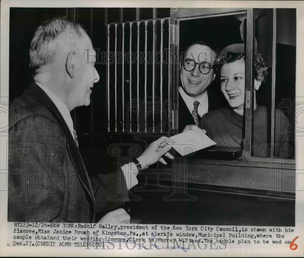 1951 Press Photo Murray Stand Gives Marriage License to Rudolf Halley &amp; J. Brosh - Historic Images