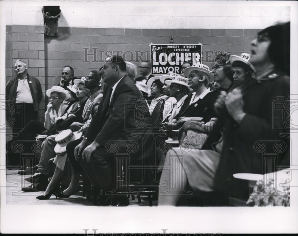 1965 Press Photo Democrat Meeting for Mayor Locher Reelection Campaign - Historic Images