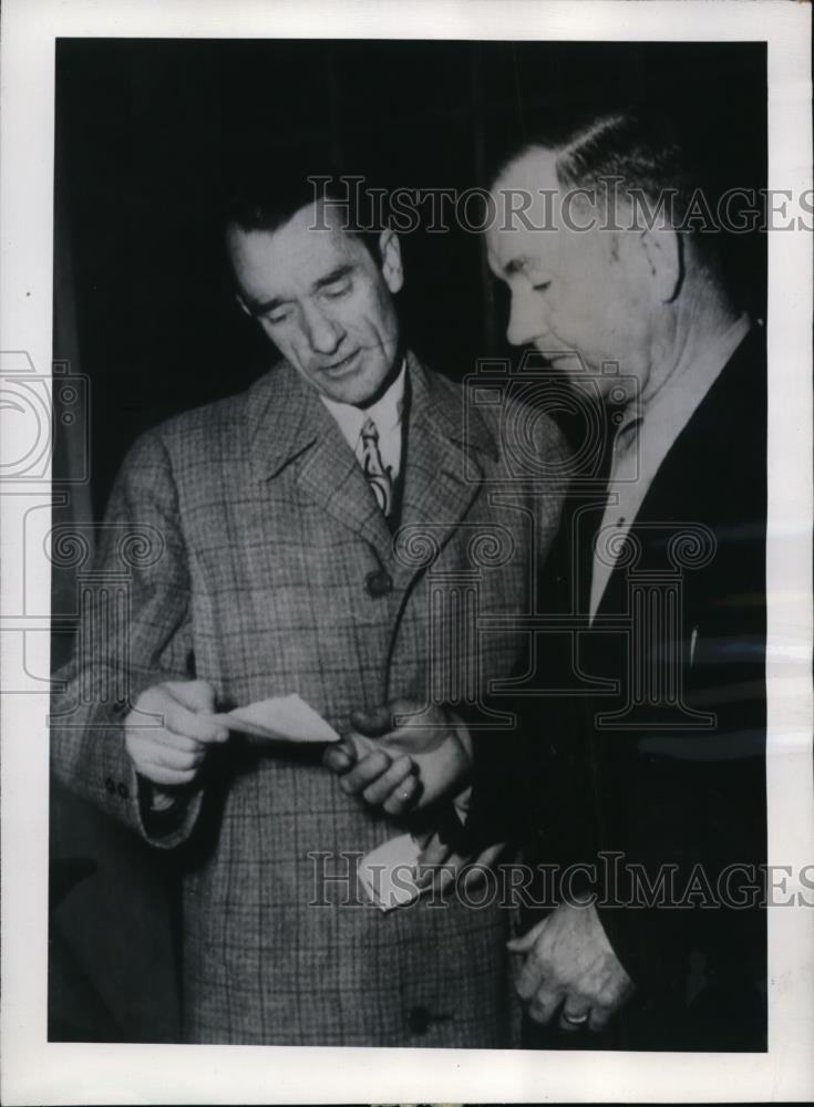 1947 Press Photo Lodi Calif- Earl Sheldon with Chief Milliard Fore - Historic Images