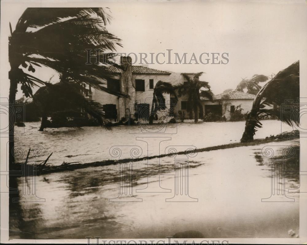 1935 Press Photo Flood cause by Broken sea wall at Southern Florida. - Historic Images