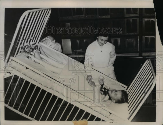 1936 Press Photo Bobby Clark & Dr GM Dorrance St Agnes Hospital - Historic Images