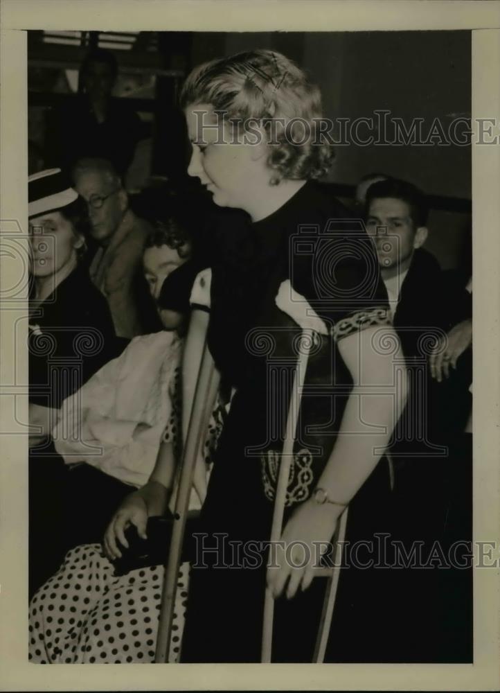 1939 Press Photo Jean Mason riding in car with Danny Day when he was executed. - Historic Images