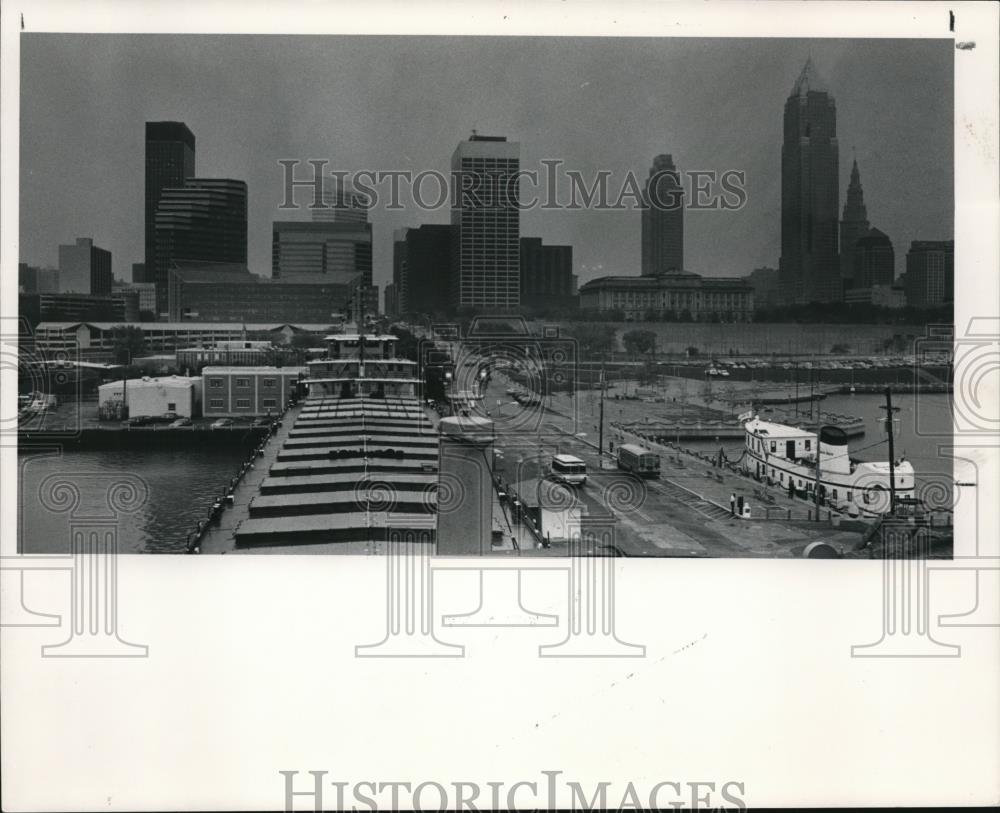 1991 Press Photo North Coast Harbor and skyline looking south  - cva93435 - Historic Images