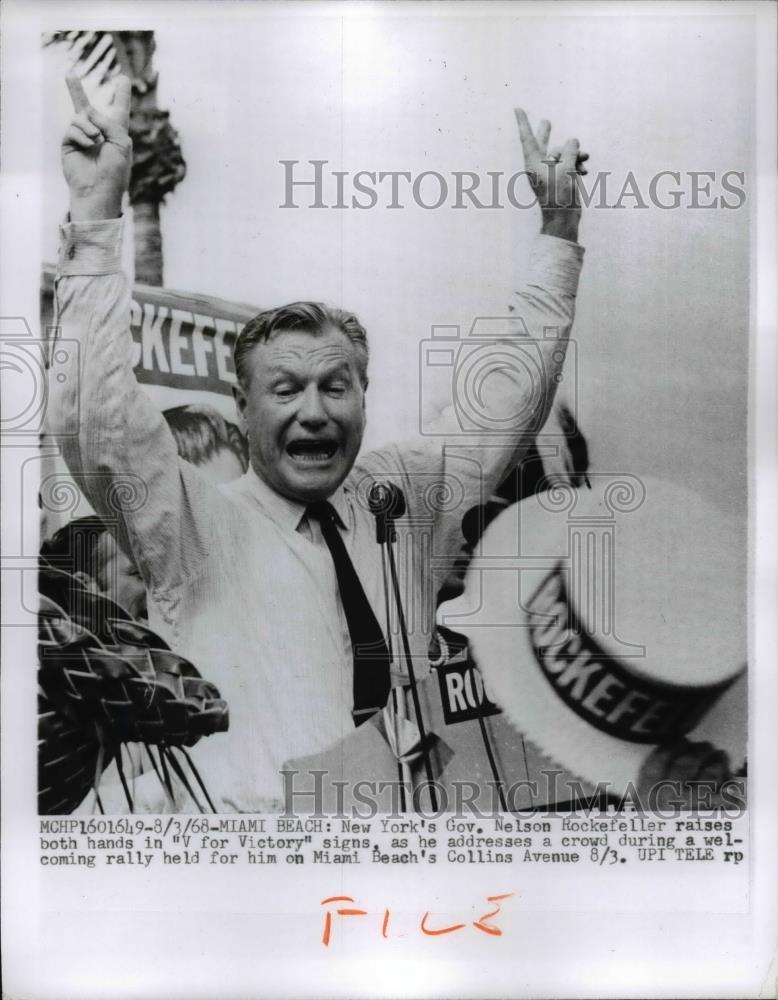 1968 Press Photo New York Governor Nelson Rockefeller Speaking in Miami Florida - Historic Images