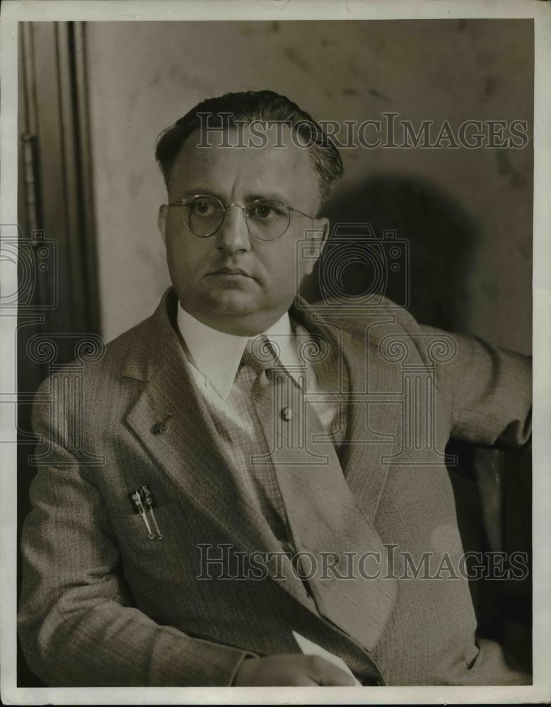 1932 Press Photo Frank J. Sehotles, Chief Book Keeper in Cleveland - Historic Images