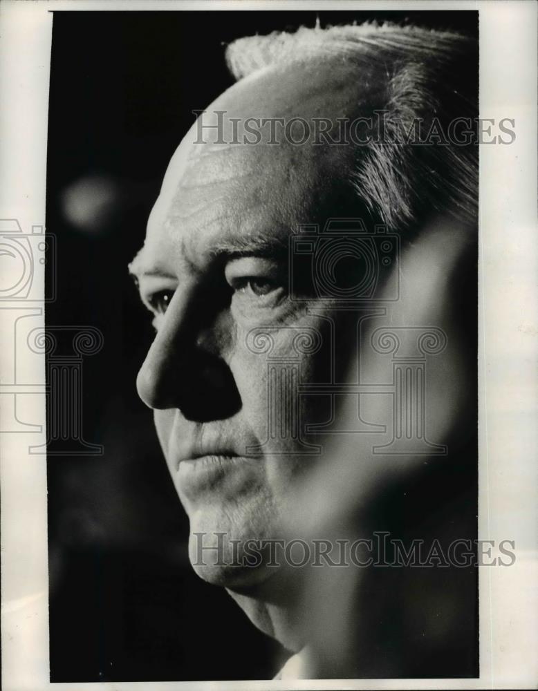 1971 Press Photo Sec. of State William P. Rogers Talks to Newsmen at Capitol - Historic Images