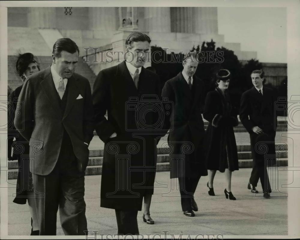 1938 Press Photo Washington DC Capt and Mrs Anthony Eden visit Lincoln Memorial. - Historic Images