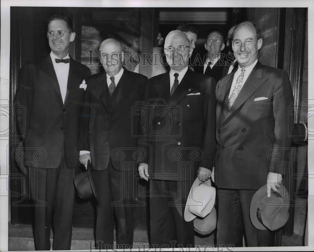 1953 Press Photo Former Pres Harry Truman &amp; Adlai E Stevenson in Chicago - Historic Images