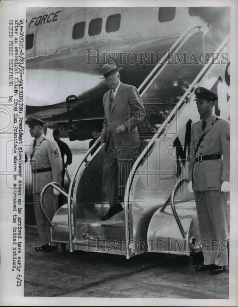 1955 Press Photo President Eisenhower arrives in DC from UN speech in California - Historic Images