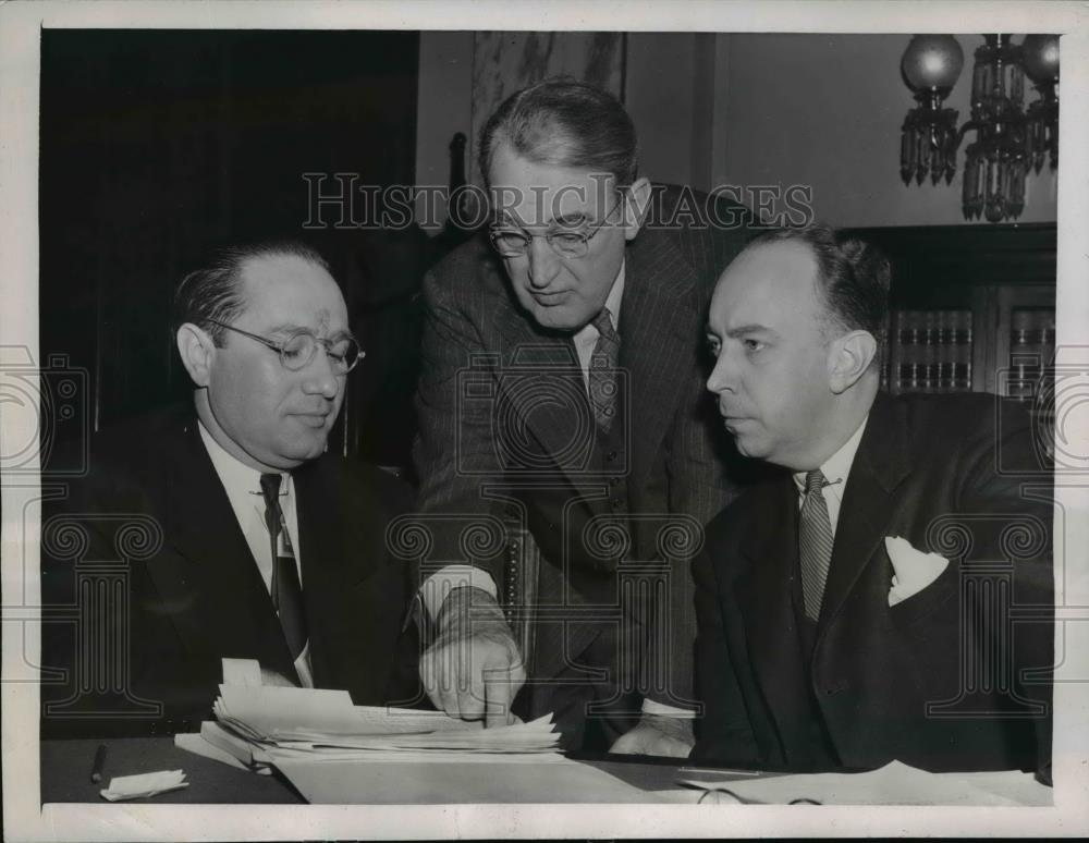 1946 Press Photo Wilson Wyatt Admin National Housing Agency &amp; Senator James Read - Historic Images