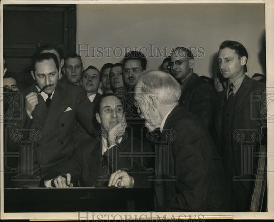 1943 Press Photo Richard Gladsein, Harry Bridges, U.S. Commissioner Francis J. - Historic Images