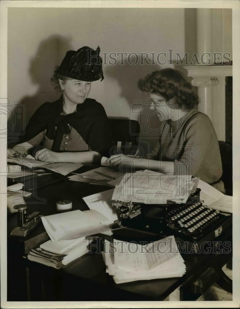 1942 Press Photo Mrs William C Mather Chairman Blood Donor Services - Historic Images