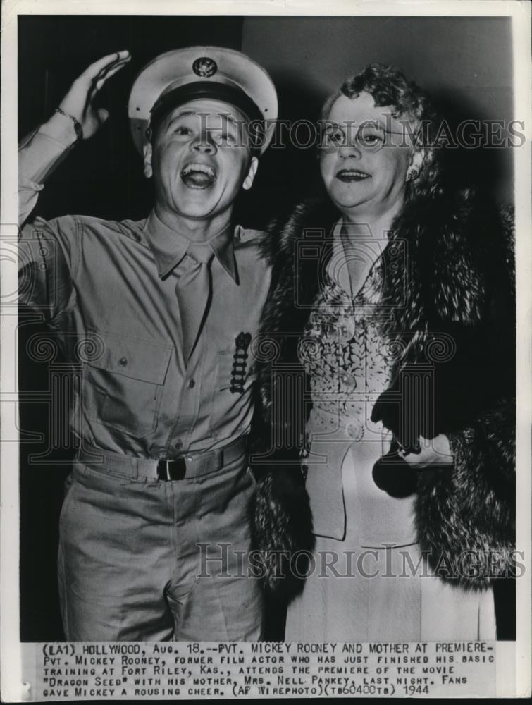 1944 Wire Photo Mickey Rooney withhis mother, Mrs. Nell Panky - cvw06515 - Historic Images