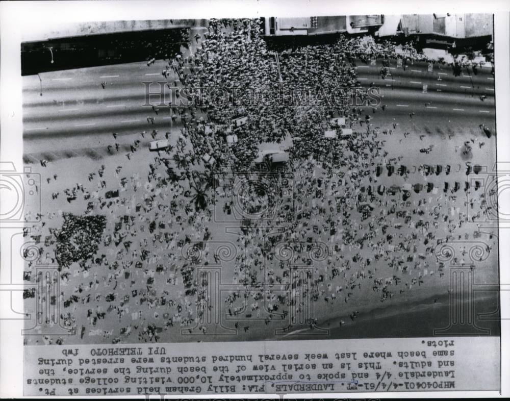 1961 Press Photo Billy Graham Speaks To 10,000 Visiting College Students - Historic Images