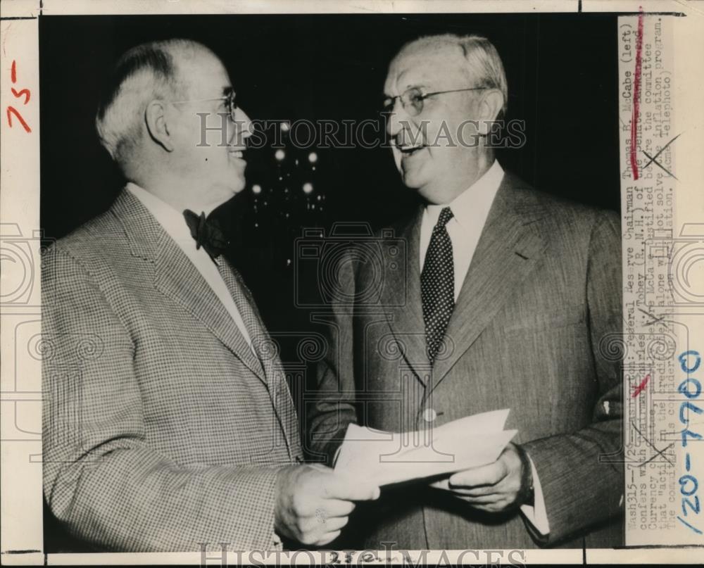 1948 Press Photo Thomas B. McCabe confers with Charles Tohey at Washington. - Historic Images