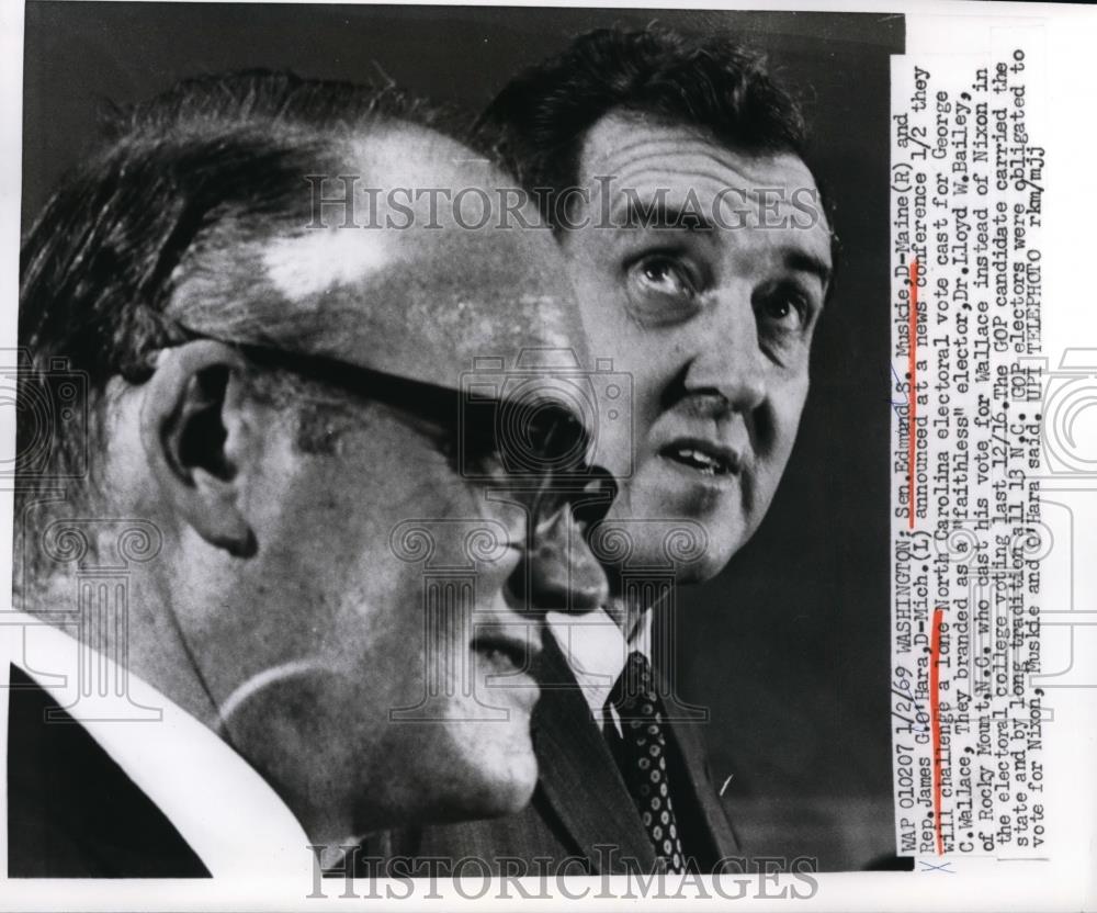 1969 Press Photo Senator Edmund Muskie & Representative James O'Hara - Historic Images