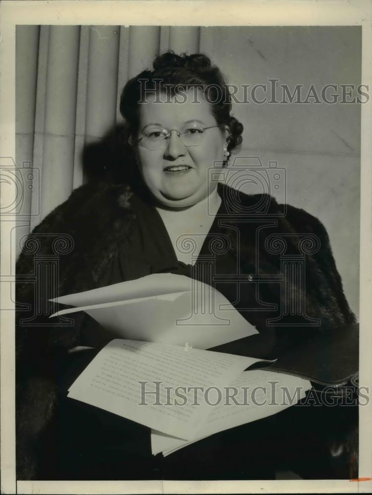 1942 Press Photo Rose Marie Kiefer Secretary National Assoc of Retail Grocers - Historic Images