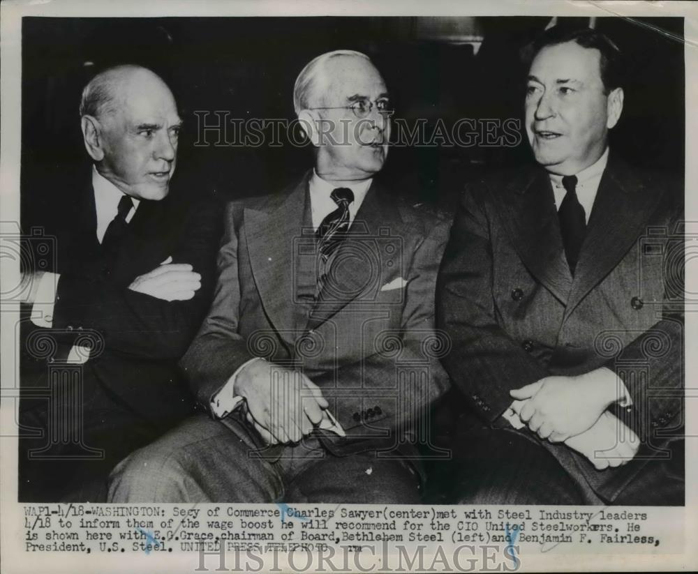 1952 Press Photo Sec of Commerce Charles Sawyer (C), EG Grace, and Benjamin - Historic Images