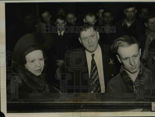1940 Press Photo James Donnan & Wife Made Up in Street Charged Obstructing Traff - Historic Images