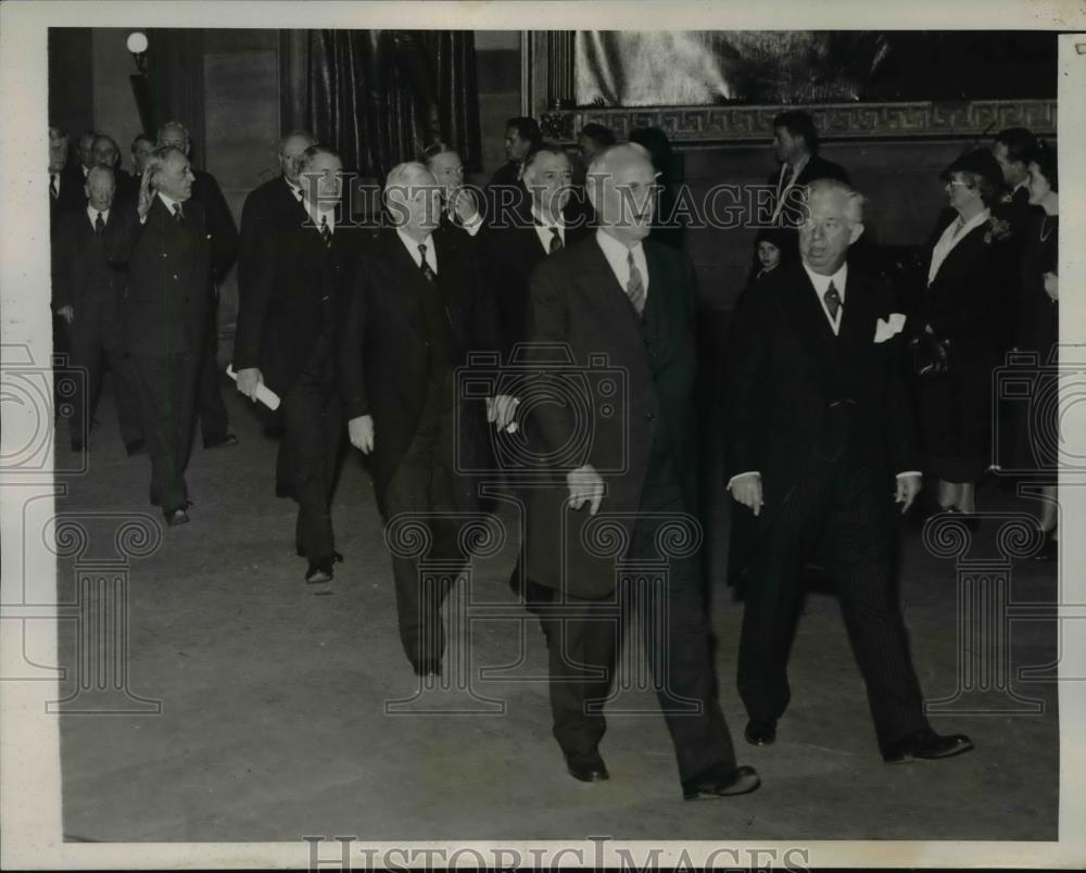 1939 Press Photo Senators En Route to 150th Anniversary Session Congress - Historic Images