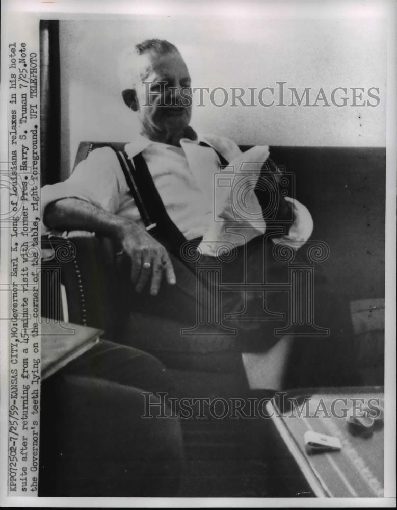 1959 Press Photo Kansas City Governor Earl K Long Of Louisiana Relaxing At Hotel - Historic Images