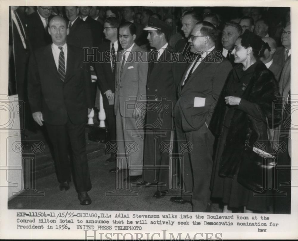 1955 Press Photo Adlai Stevenson walks into the Boulevard Room of Hilton Hotel. - Historic Images