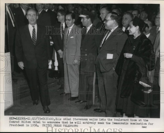 1955 Press Photo Adlai Stevenson walks into the Boulevard Room of Hilton Hotel. - Historic Images