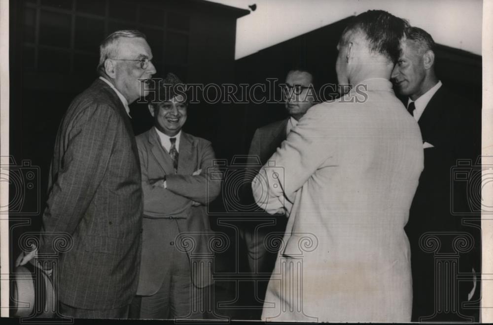 1954 Press Photo John Foster Dulles with members of the Diplomat Corps. - Historic Images