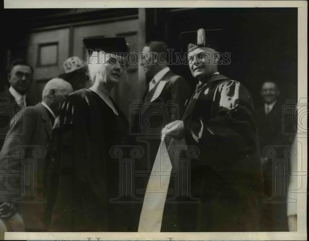 1928 Press Photo Dr Walter Dexter and Mrs Herbert Hoover on steps of church. - Historic Images