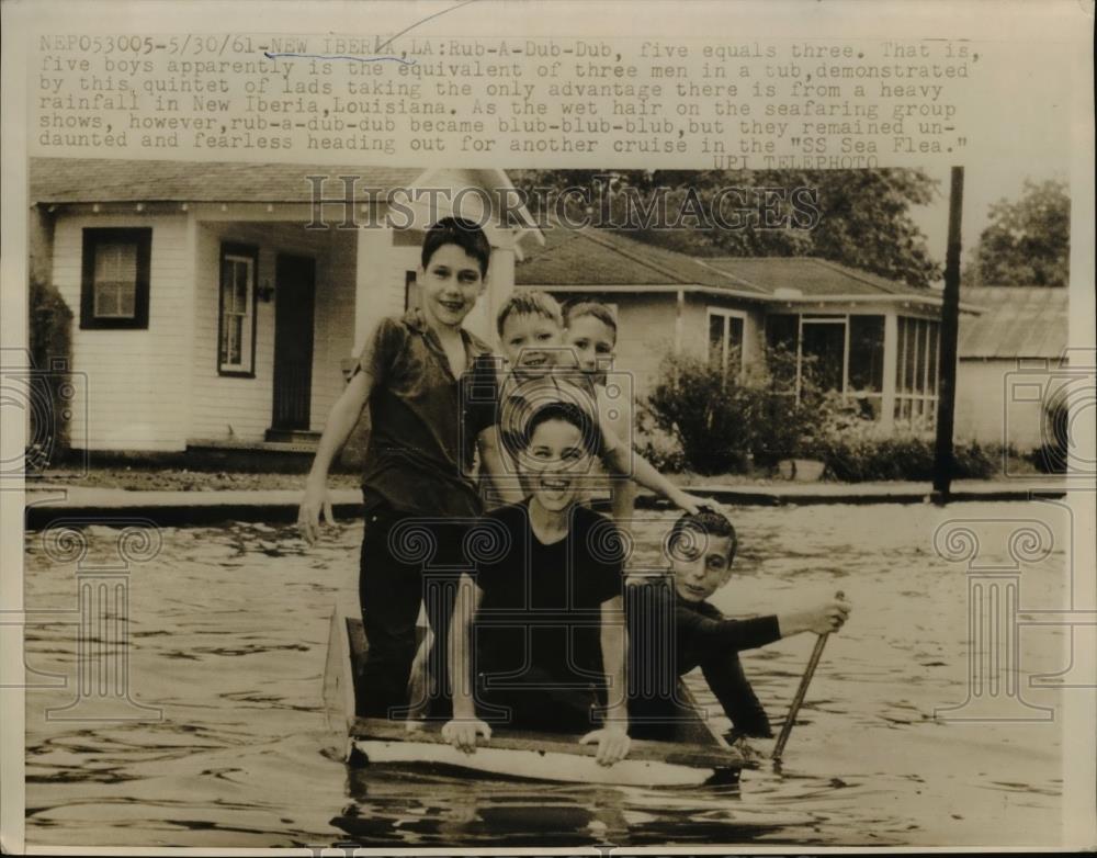 1961 Press Photo New Ibera, LA Heavy Rainfall three boys onraft SS Sea Flea - Historic Images