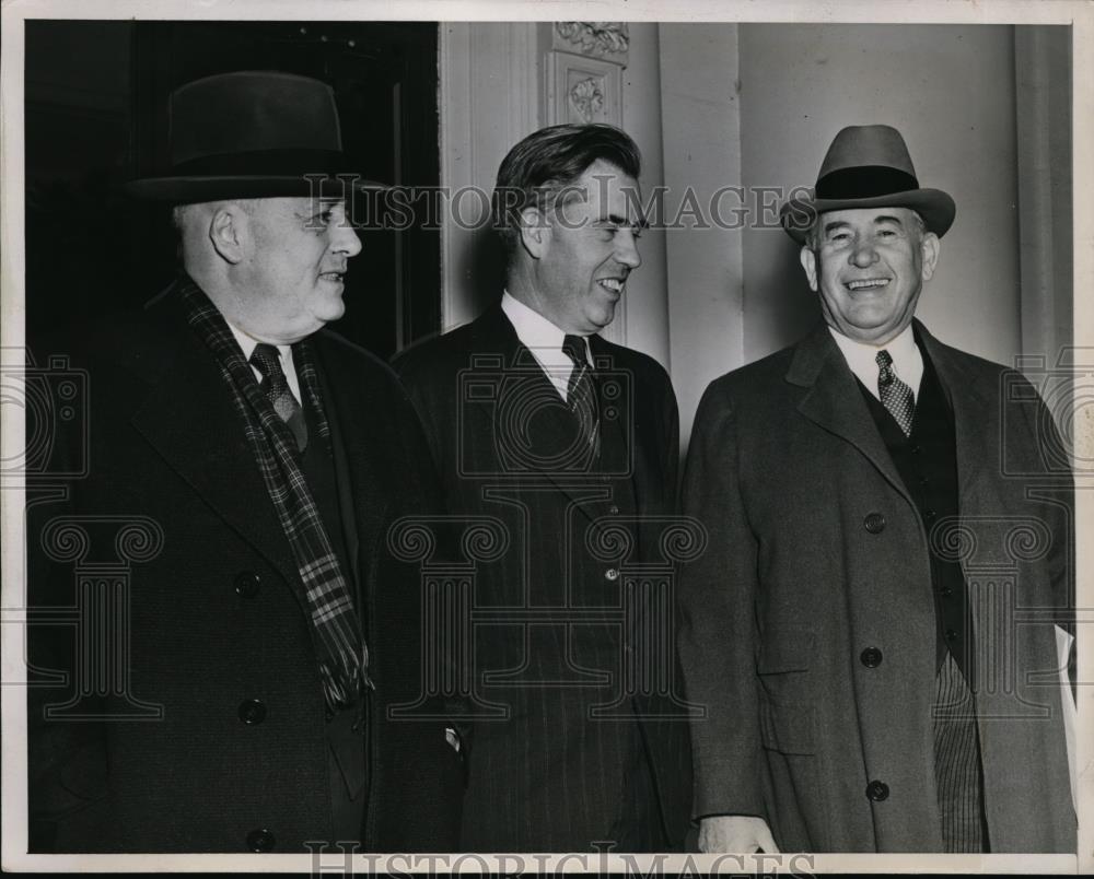 1941 Press Photo House Speaker Sam Rayburn Vice Pres Henry Wallace and Sen Alben - Historic Images