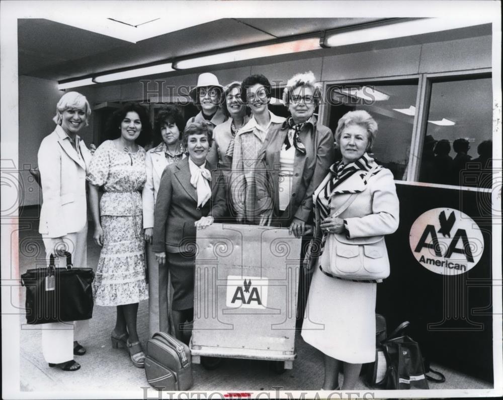 1978 Press Photo Officers Women&#39;s Club Group off to Convention. - Historic Images