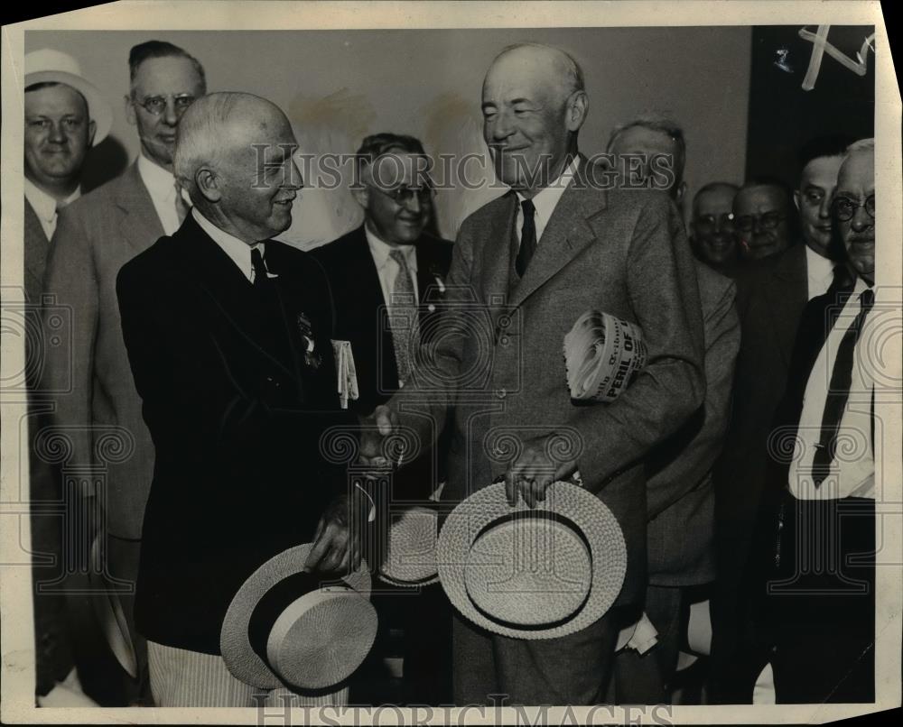 1932 Press Photo National Commander W.H. Julian and Gov. Leo White of Ohio. - Historic Images