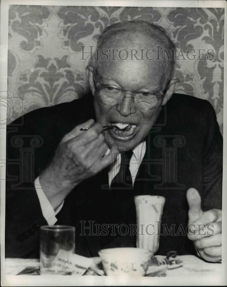 1965 Press Photo Former President Dwight Eisenhower at Richmond VA luncheon - Historic Images